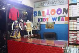 https://www.indiacom.com/photogallery/SOL1005499_Baloon Kids Wear, KidsWear2.jpg